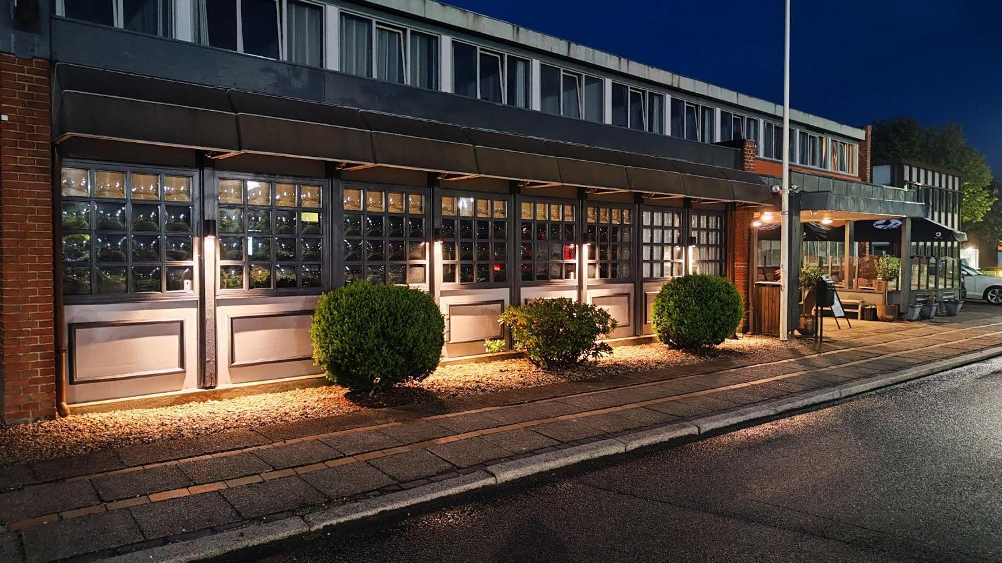 Vojens Banegaardshotellet מראה חיצוני תמונה